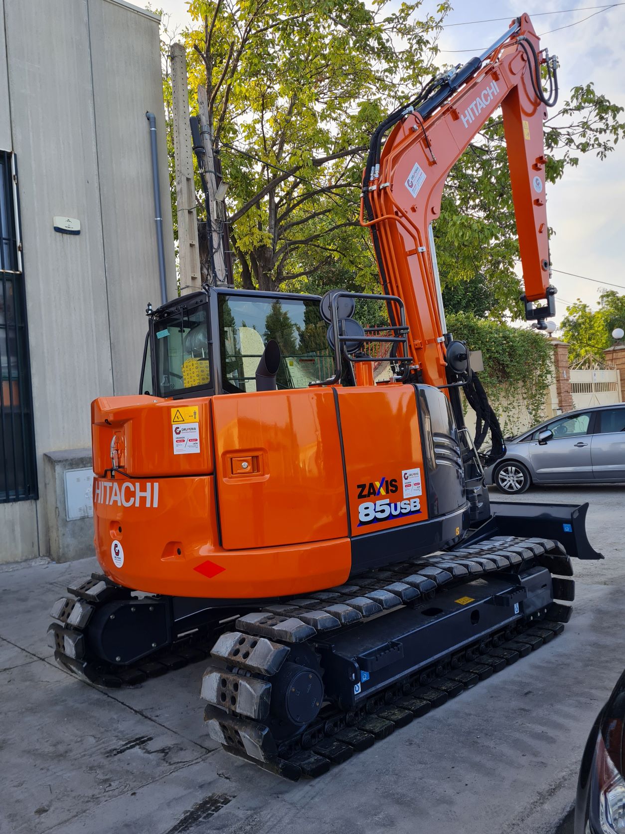 ENTREGA DE MINI EXCAVADORA HITACHI ZX85USB A RECUPERACIONES HERNÁNDEZ