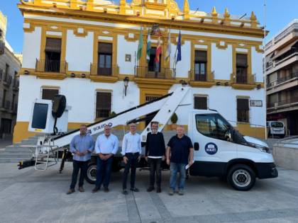 ENTREGA DE LA PLATAFORMA SOBRE CAMIÓN MOVEX TLR 20 EN BAILÉN (JAÉN)