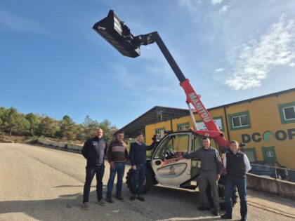 ENTREGA DEL MANIPULADOR TELESCÓPICO MANITOU MT 625 H EN FUENTES DE CESNA (GRANADA)