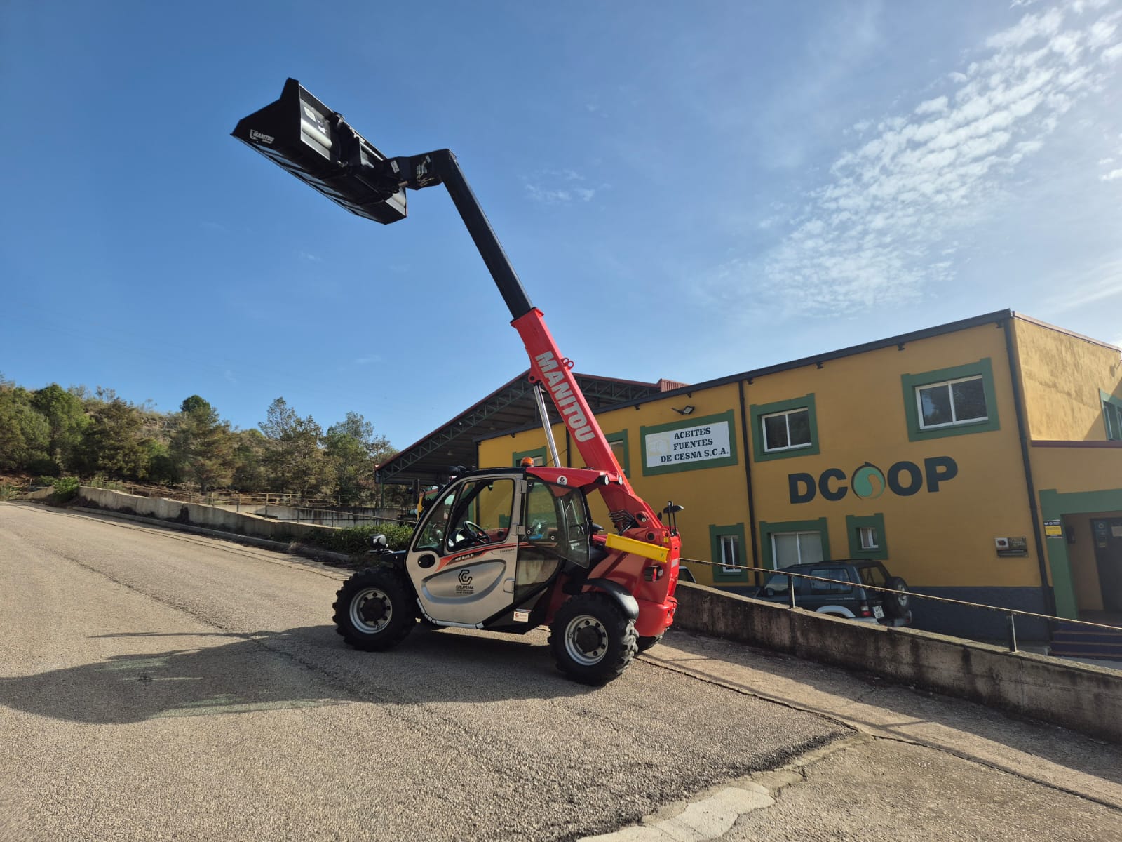 ENTREGA DEL MANIPULADOR TELESCÓPICO MANITOU MT 625 H EN FUENTES DE CESNA - GRUPEMA