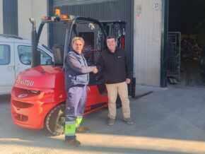 ENTREGA DE LA CARRETILLA ELEVADORA MANITOU MI25D EN GRANADA - GRUPEMA